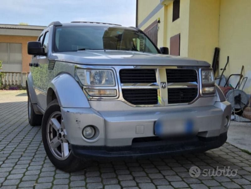 Usata Dodge Nitro 177 CV (130 kW) 2010 Grigio SUV