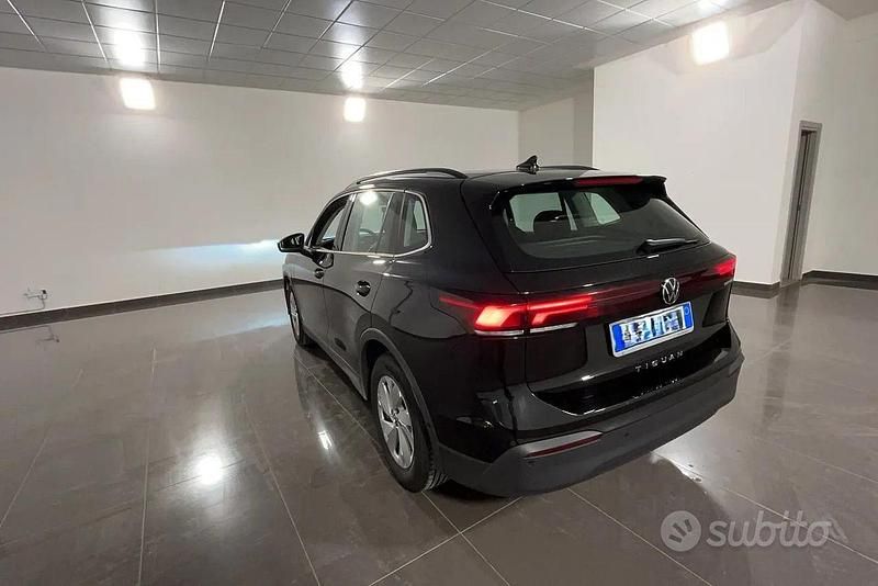 Usata VW Tiguan Life 150 CV (110 kW) 2025 Nero SUV