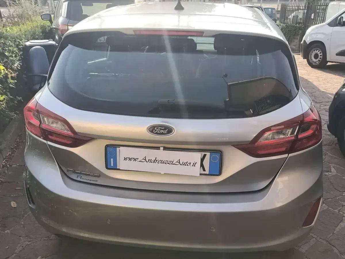 Usata Ford Fiesta 86 CV (63 kW) 2018 Argento Utilitaria
