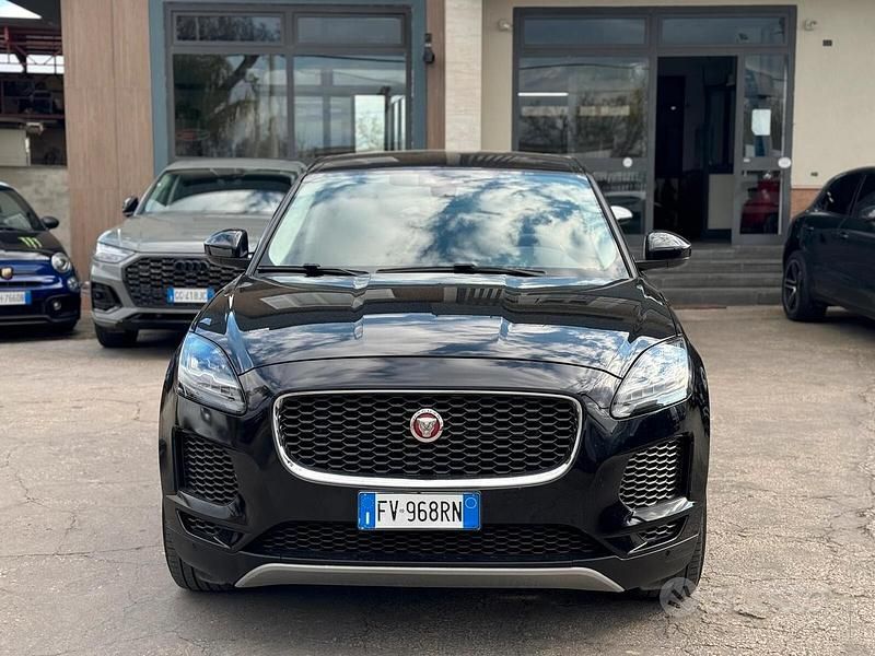 Begagnad Jaguar E-Pace R-Dynamic 150 HK (110 kW) 2019 Svart SUV