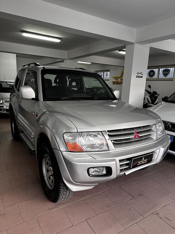 Usata Mitsubishi Pajero 115 CV (84 kW) 2002 Argento SUV