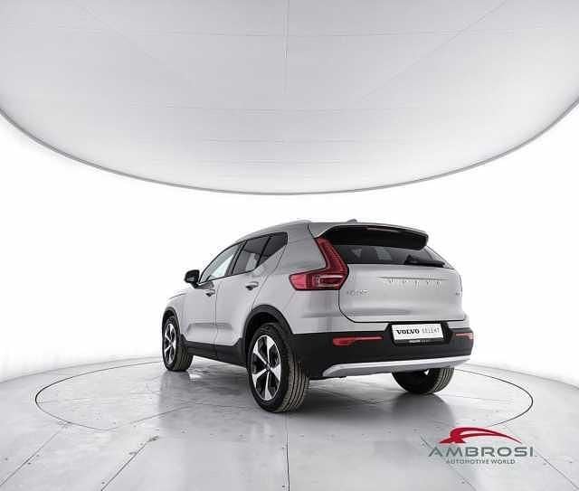 Usata Volvo XC40 Core 163 CV (119 kW) 2025 Argento SUV