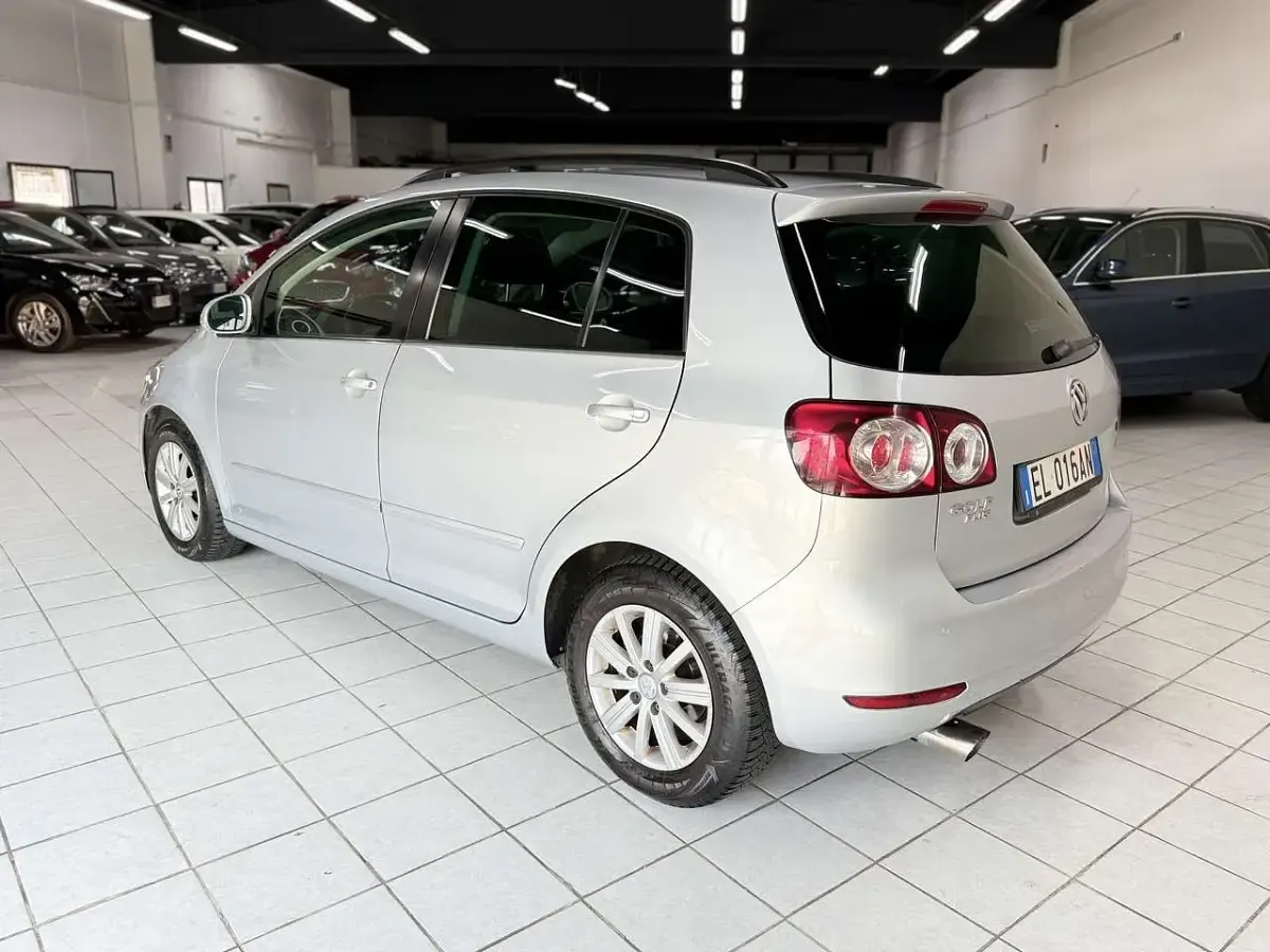 Usata VW Golf VII Highline 105 CV (77 kW) 2012 Argento Berlina
