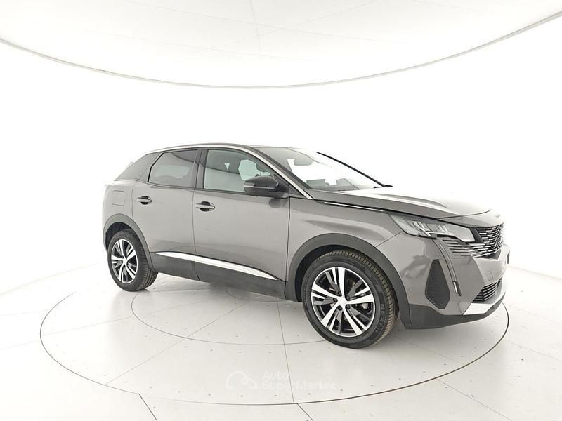 Usata Peugeot 3008 Allure 131 CV (96 kW) 2023 Grigio scuro SUV