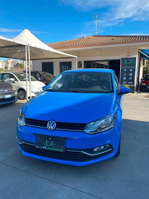Blu Usata 2018 VW Polo Tre volumi | 8500 € (Buon prezzo) - Immagine 1/4