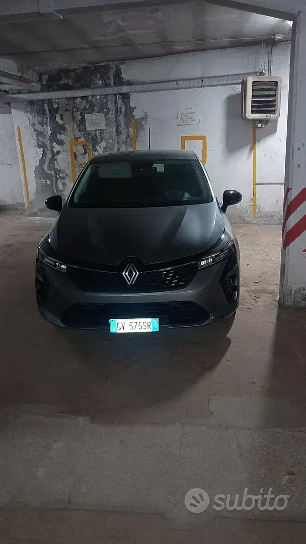 Usata Renault Clio Evolution 90 CV (66 kW) 2024 Grigio Utilitaria
