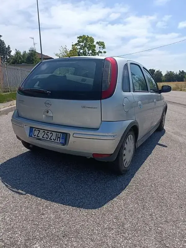 Usata Opel Corsa Sport 80 CV (58 kW) 2006 Utilitaria