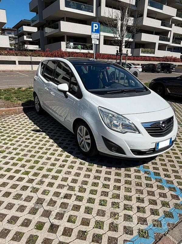 Usata Opel Meriva 95 CV (69 kW) 2012 Monovolume
