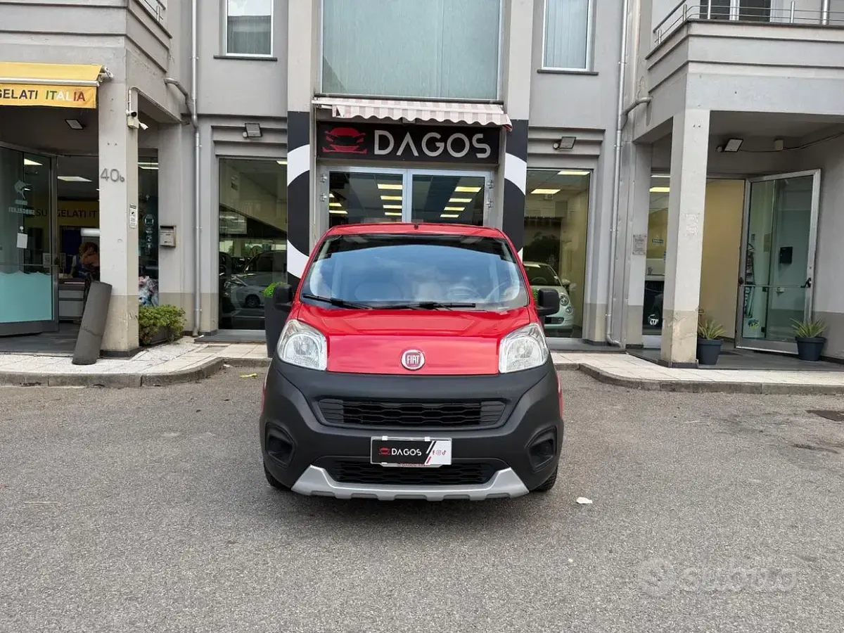 Usata Fiat Fiorino 95 CV (69 kW) 2016 Rosso Monovolume