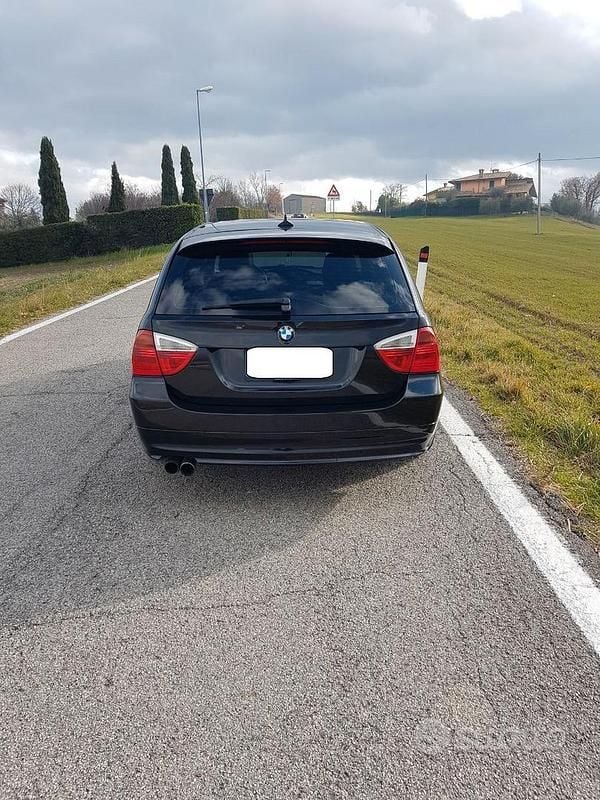 Usata BMW 330 2007 Nero Station wagon