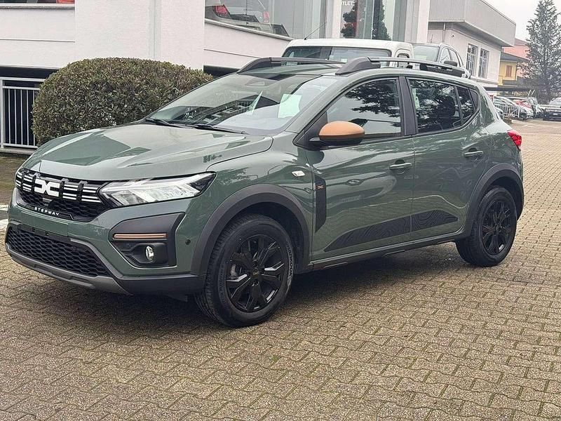 Usata Dacia Sandero Extreme 101 CV (74 kW) 2025 Verde Berlina