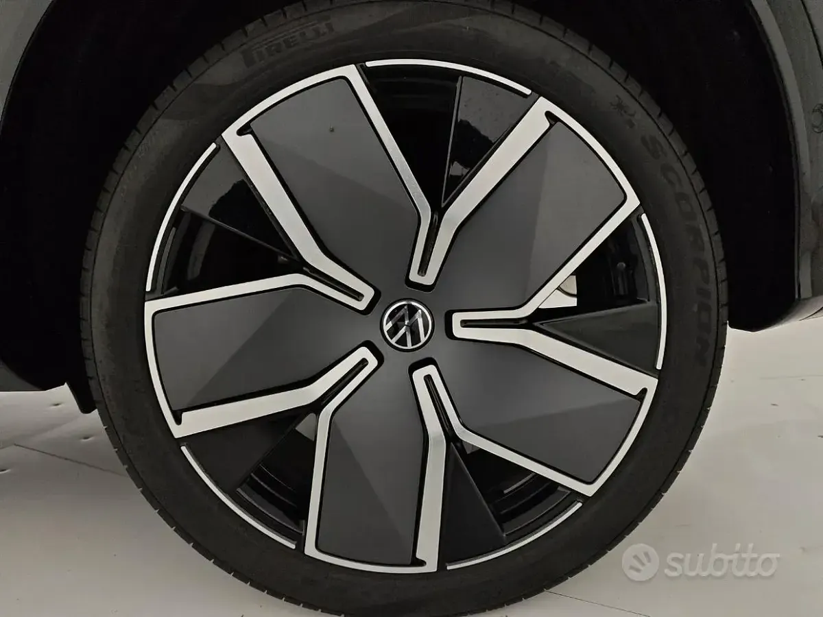 Nuova VW Tiguan R-line Plus 193 CV (141 kW) 2026 Nero SUV