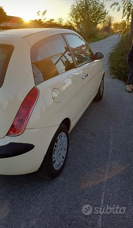 Usata Lancia Ypsilon 80 CV (58 kW) 2006 Bianco Utilitaria