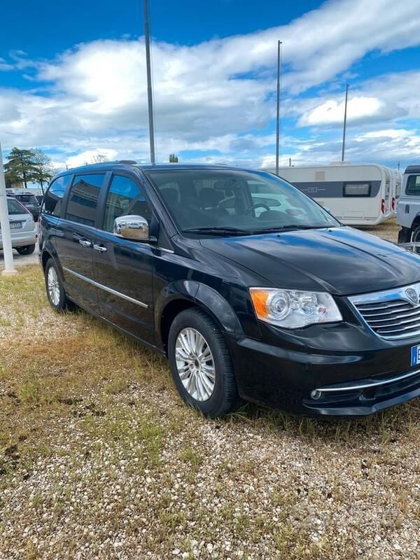 Usata Lancia Voyager 177 CV (130 kW) 2015 Nero Monovolume