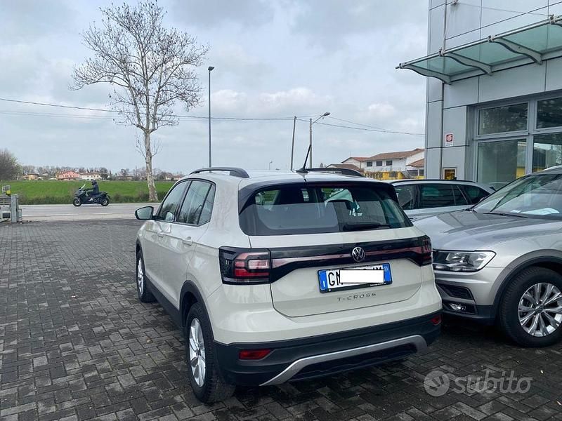 Usata VW T-Cross Life 110 CV (80 kW) 2023 Grigio SUV