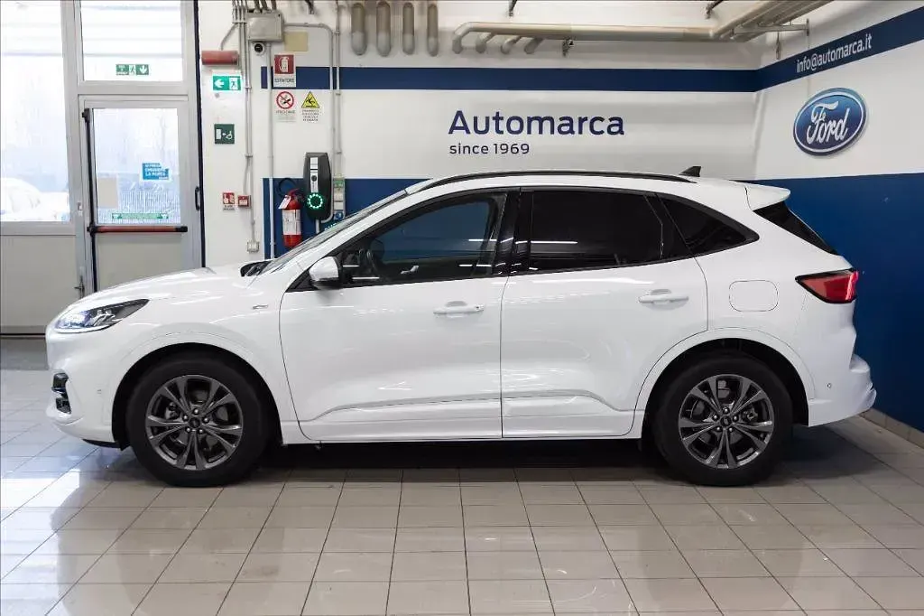 Usata Ford Kuga ST-Line 120 CV (88 kW) 2022 Bianco SUV