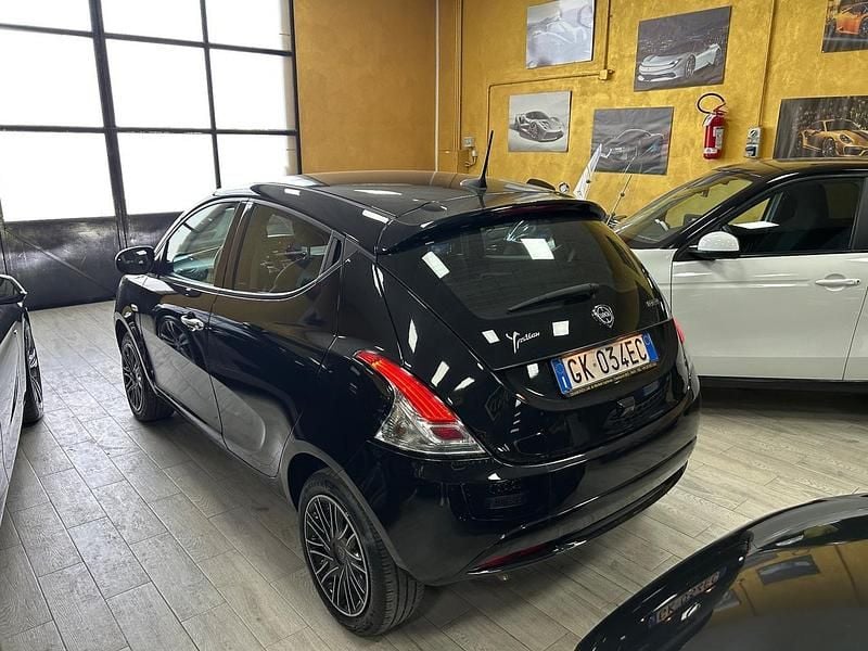 Usata Lancia Ypsilon 69 CV (50 kW) 2023 Nero Utilitaria