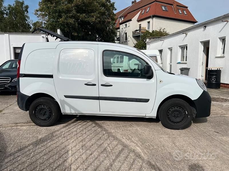 Usata Renault Kangoo 89 CV (65 kW) 2011 Bianco Monovolume