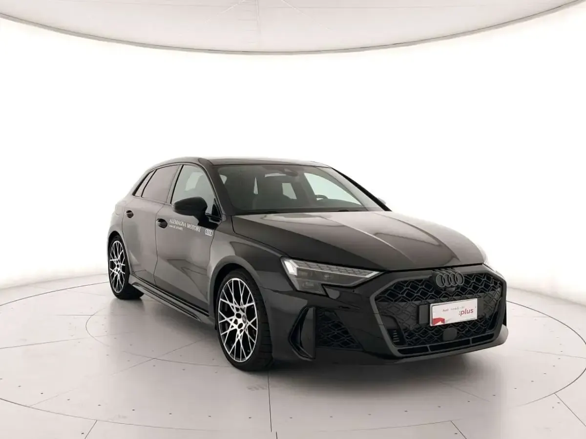 Nuova Audi RS3 Comfort 400 CV (294 kW) 2025 Nero mito metallizzato Berlina