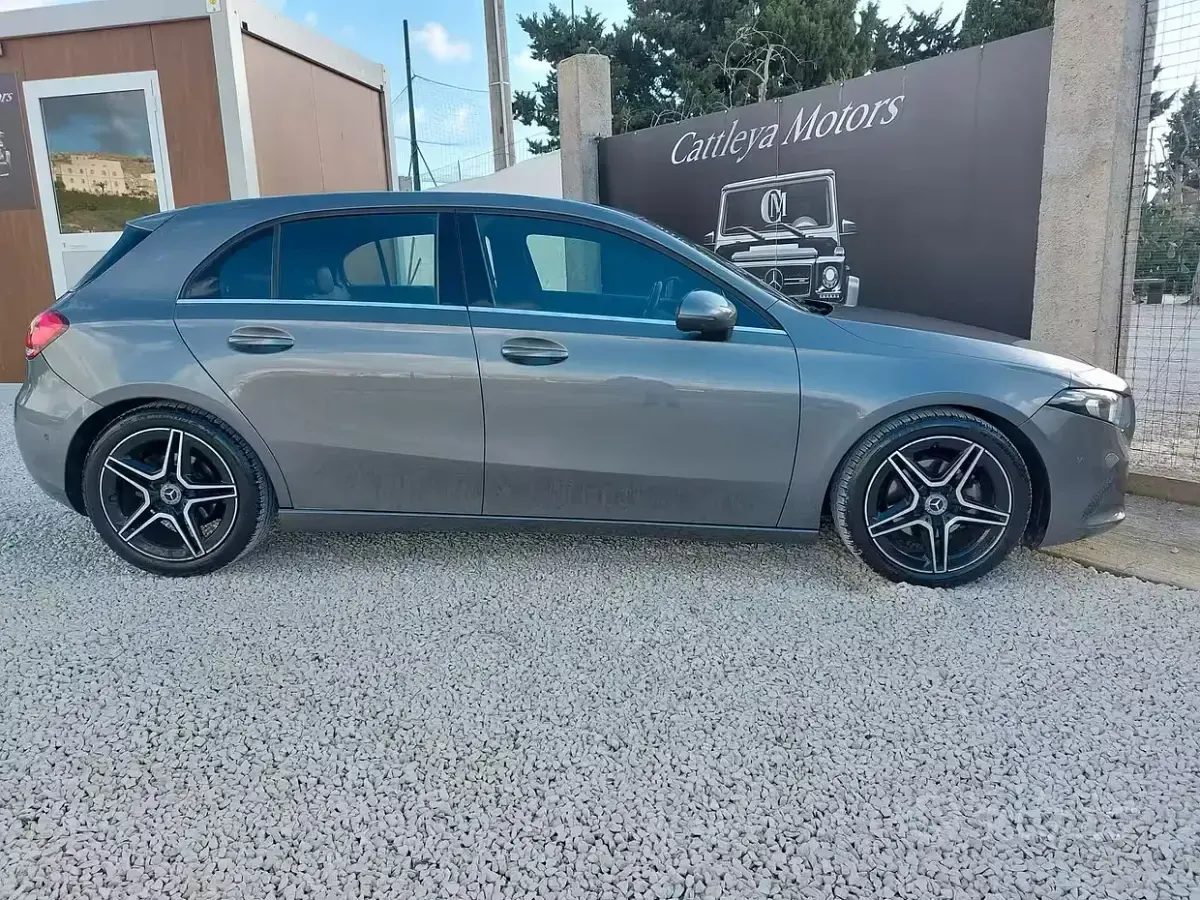 Usata Mercedes A180 116 CV (85 kW) 2018 Grigio Berlina