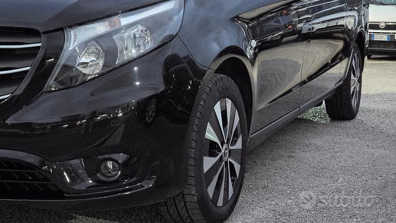 Usata Mercedes Vito 163 CV (119 kW) 2023 Nero Furgone