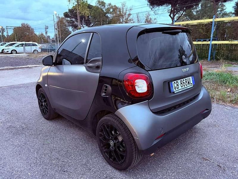 Usata Smart ForTwo Coupé Superpassion 71 CV (52 kW) 2020 Grigio Utilitaria