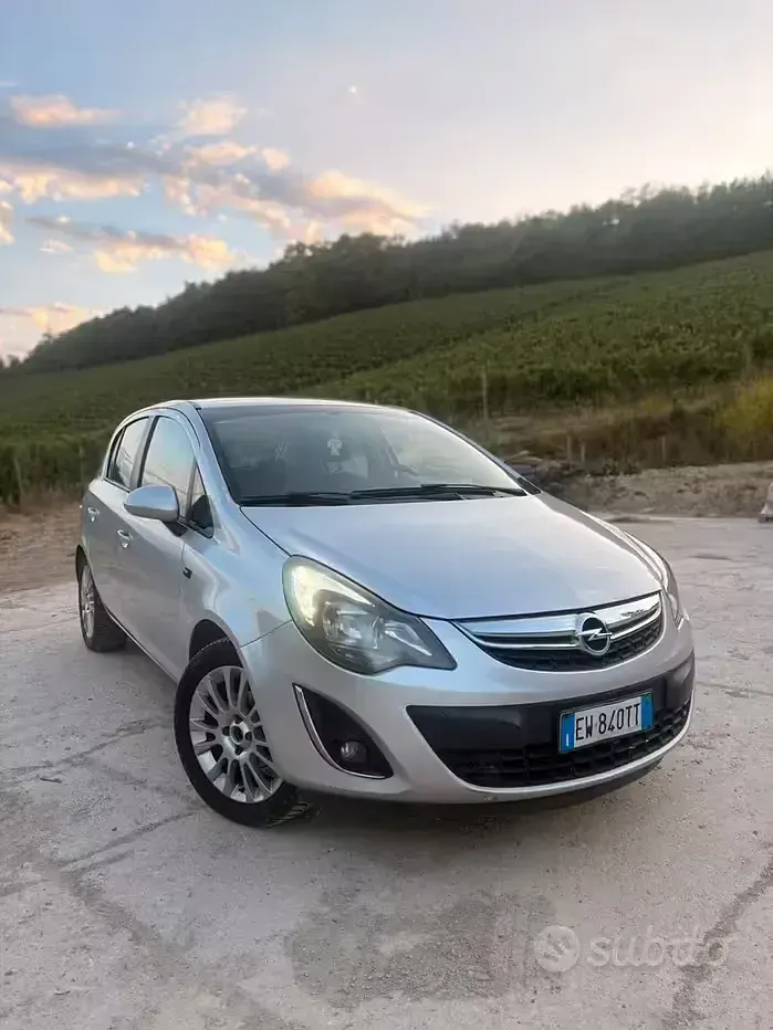 Usata Opel Corsa Edition 85 CV (62 kW) 2014 Bianco Utilitaria