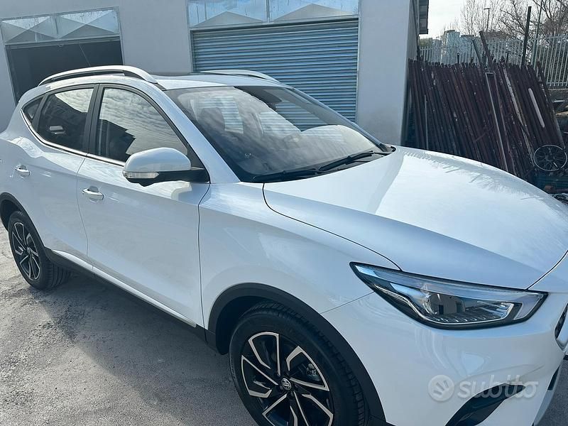 Usata MG ZS Luxury 111 CV (81 kW) 2025 Bianco Berlina