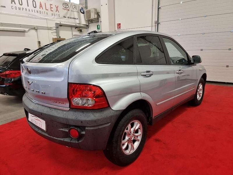 Usata Ssangyong (KGM) Actyon 141 CV (103 kW) 2007 Argento SUV