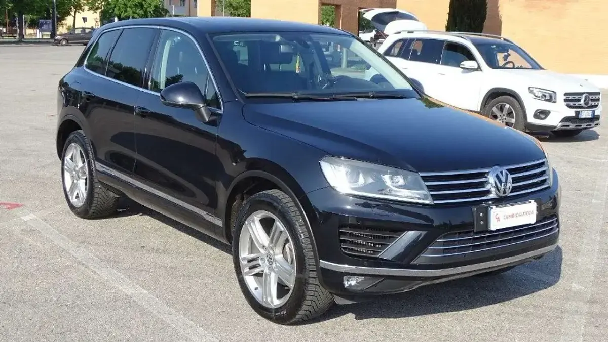 Usata VW Touareg 262 CV (192 kW) 2015 Nero SUV