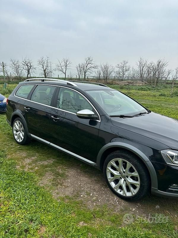 Usata VW Passat 177 CV (130 kW) 2013 Nero Station wagon