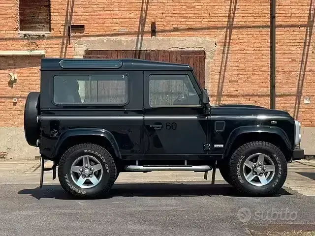Usata Land Rover Defender 122 CV (89 kW) 2008 Nero SUV