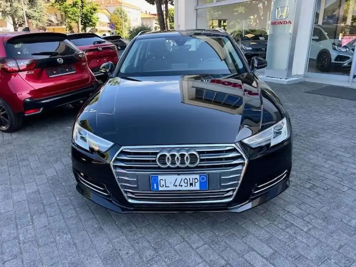 Usata Audi A4 Ambiente 150 CV (110 kW) 2018 Nero Station wagon