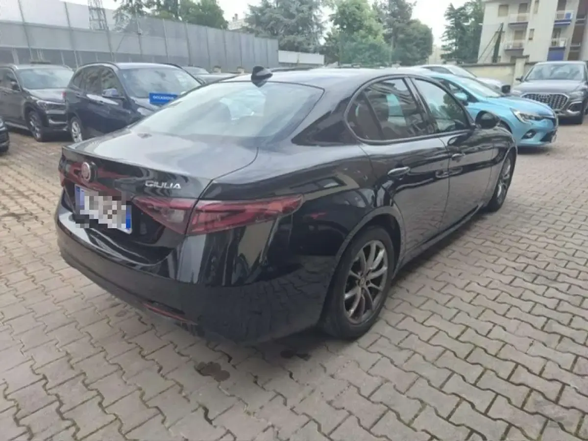 Usata Alfa Romeo Giulia Super 150 CV (110 kW) 2017 Nero Berlina