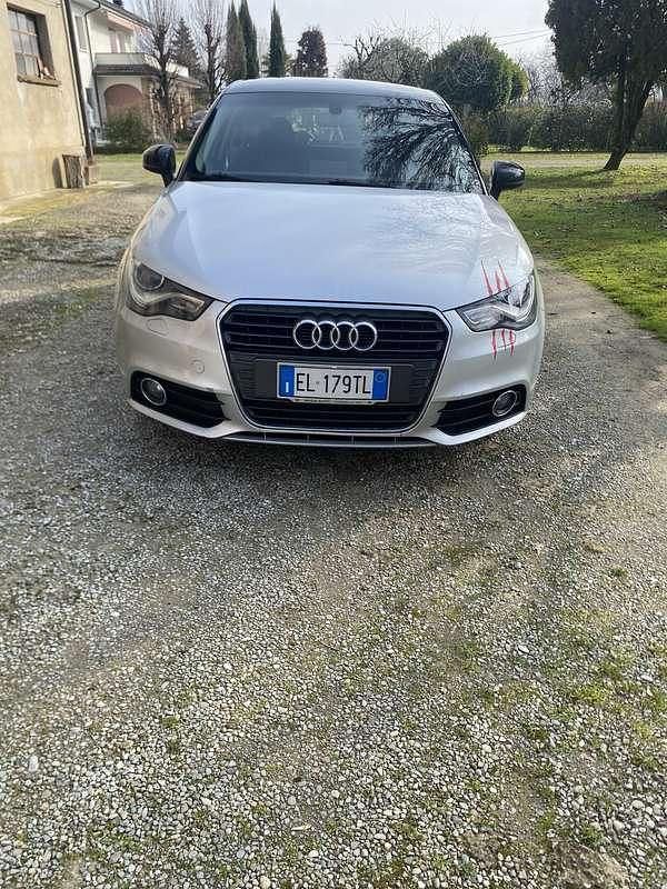 Usata Audi A1 Sportback Attraction 105 CV (77 kW) 2012 Grigio Utilitaria