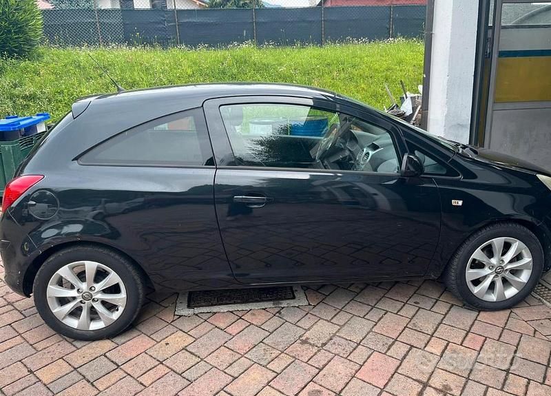 Usata Opel Corsa 2013 Nero Utilitaria