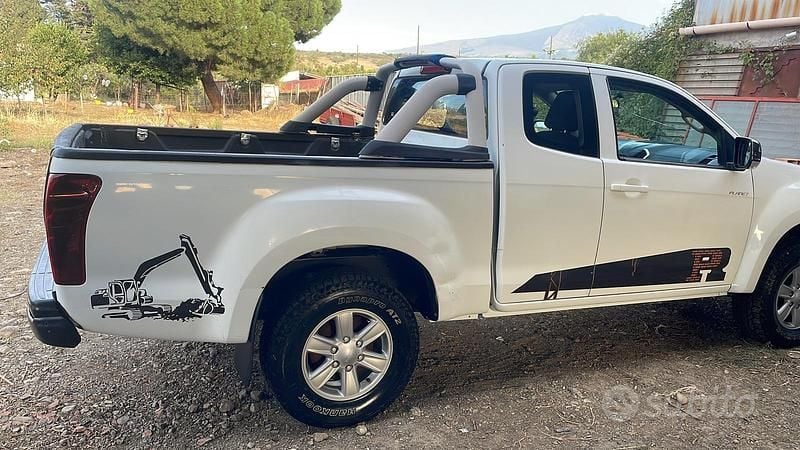 Usata Isuzu D-Max 163 CV (119 kW) 2016 SUV