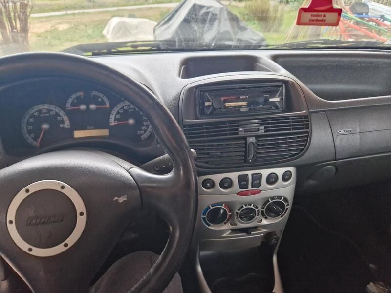 Usata Fiat Punto 80 CV (58 kW) 2002 Nero Utilitaria