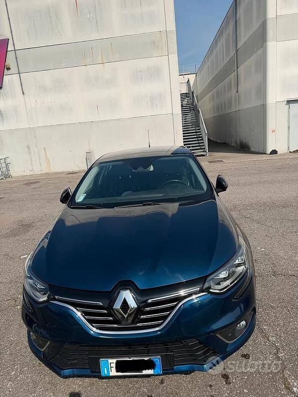 Usata Renault Mégane IV Bose Edition 110 CV (80 kW) 2017 Blu Berlina