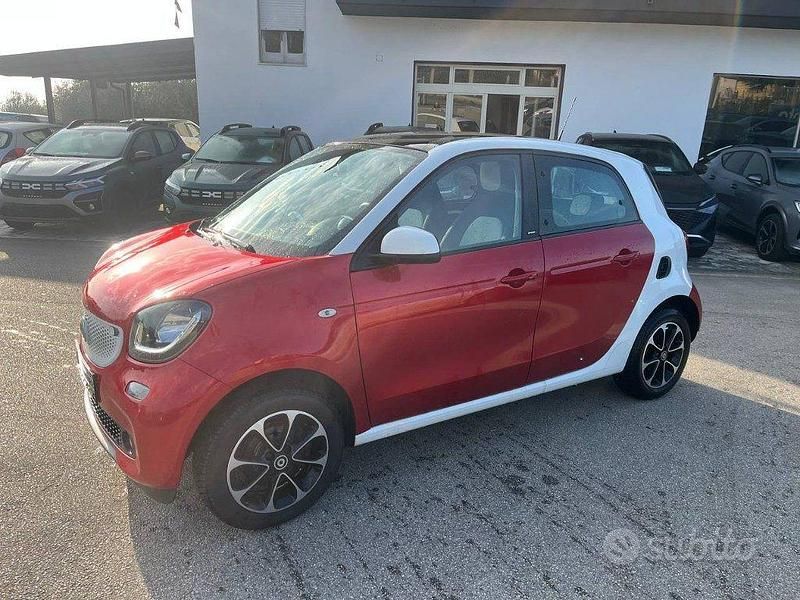 Rosso Usata 2014 Smart ForFour Passion Utilitaria | 8500 € (Buon prezzo) - Immagine 1/4
