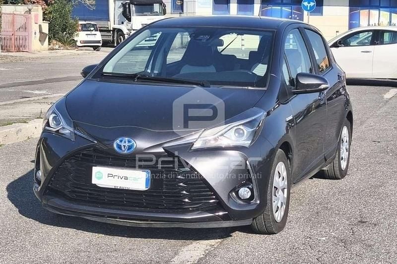 Grigio Usata 2020 Toyota Yaris Hybrid Active Utilitaria | 11.890 € (Super prezzo) - Immagine 1/4