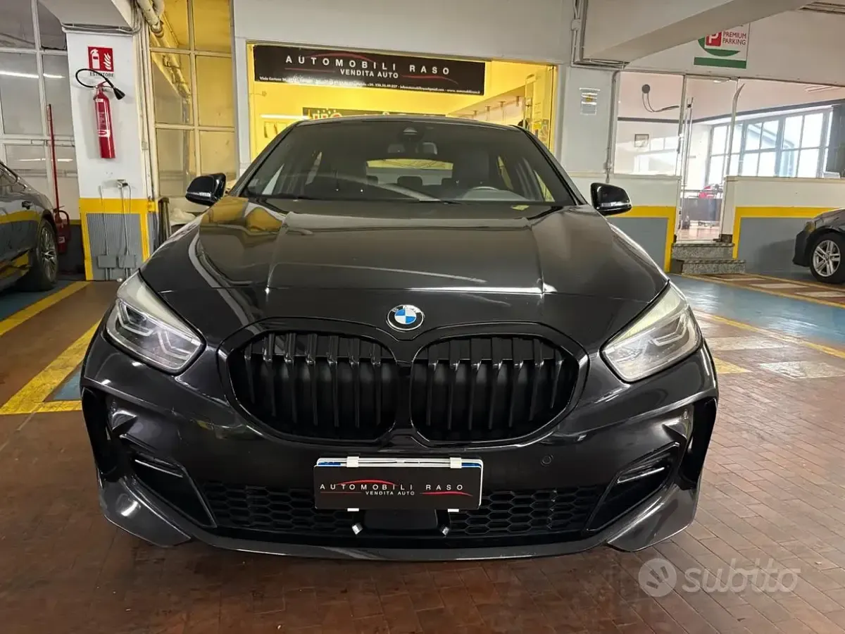Usata BMW 116 M Sport 116 CV (85 kW) 2022 Nero Utilitaria