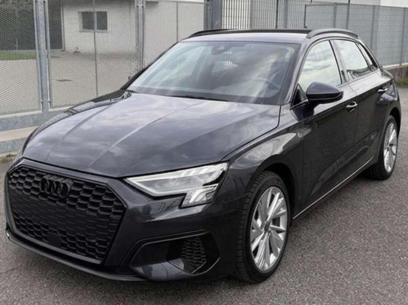 Usata Audi A3 Advanced 150 CV (110 kW) 2022 Manhattangrau metallic Berlina