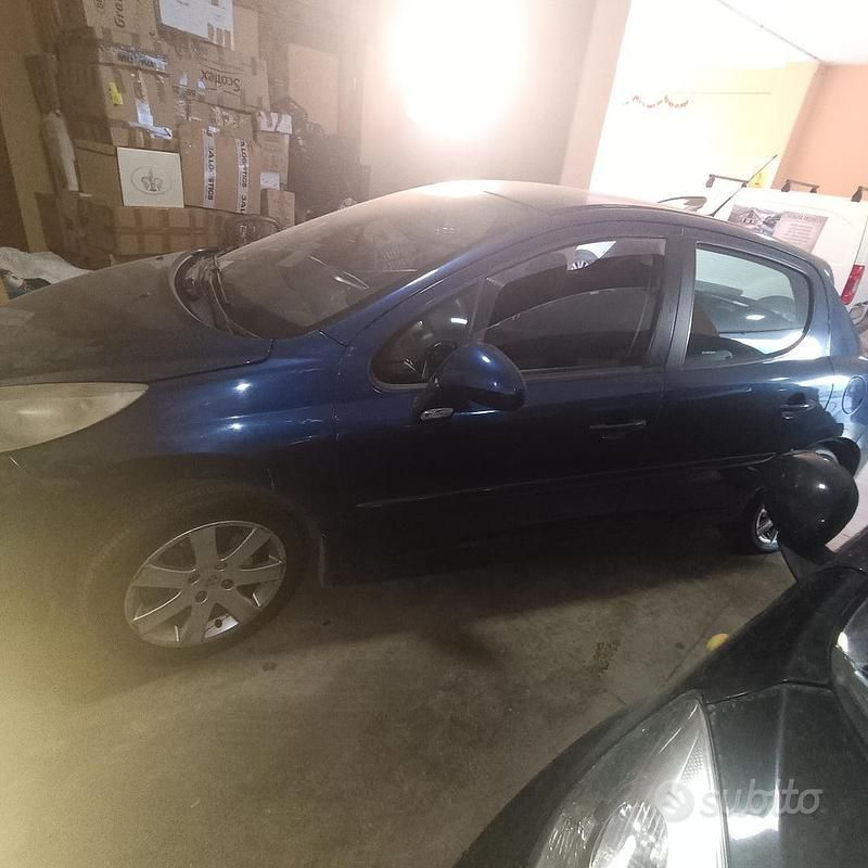 Usata Peugeot 207 90 CV (66 kW) 2007 Blu Utilitaria