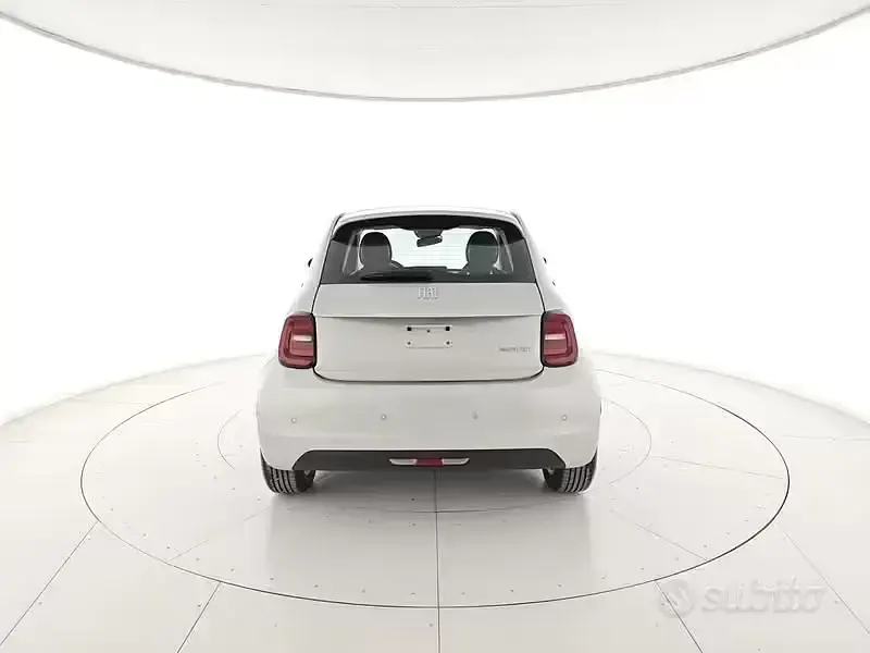 Nuova Fiat 500 65 CV (47 kW) 2026 Grigio Berlina