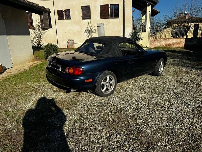 Usata Mazda MX5 110 CV (80 kW) 1998 Montego blue Cabrio