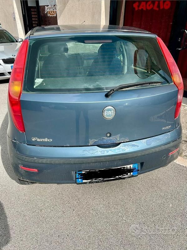 Usata Fiat Punto 75 CV (55 kW) 2004 Blu Utilitaria