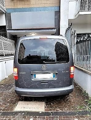 Begagnad VW Caddy 140 HK (102 kW) 2015 Svart Minibuss