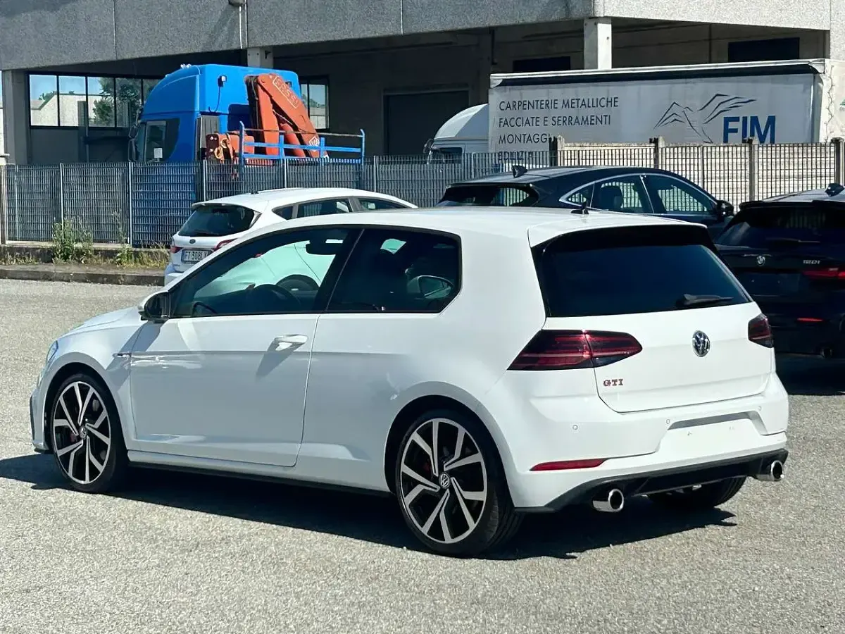 Usata VW Golf VII GTI 245 CV (180 kW) 2018 Bianco Berlina