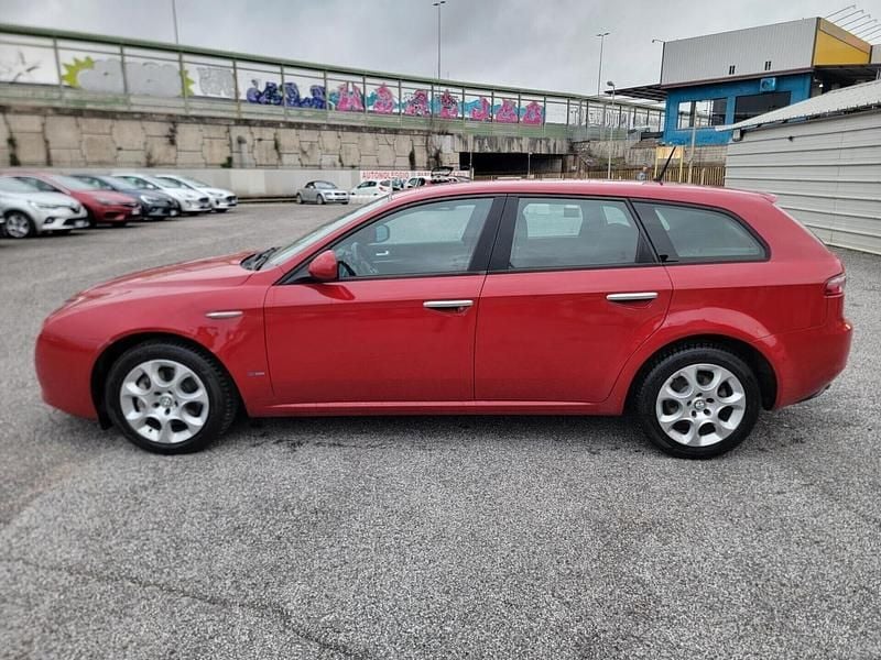 Occasion Alfa Romeo 159 Distinctive 140 ch (102 kW) 2011 Rouge Break